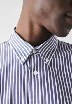 Lacoste Chemise - Blanc / Bleu Marine -Tenues Mode Boutique 2149e6c8107d4c148981dc8fadc4d80d