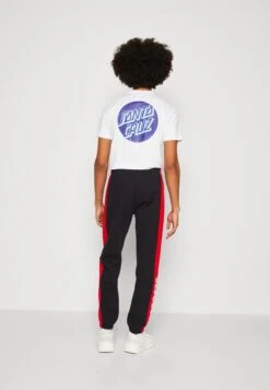 Lacoste Pantalon De Survêtement - Abysm/Red 8 Lacoste Pantalon De Survêtement - Abysm/Red -Tenues Mode Boutique 2936c48d04d8412f939cf5b2a54a61d9