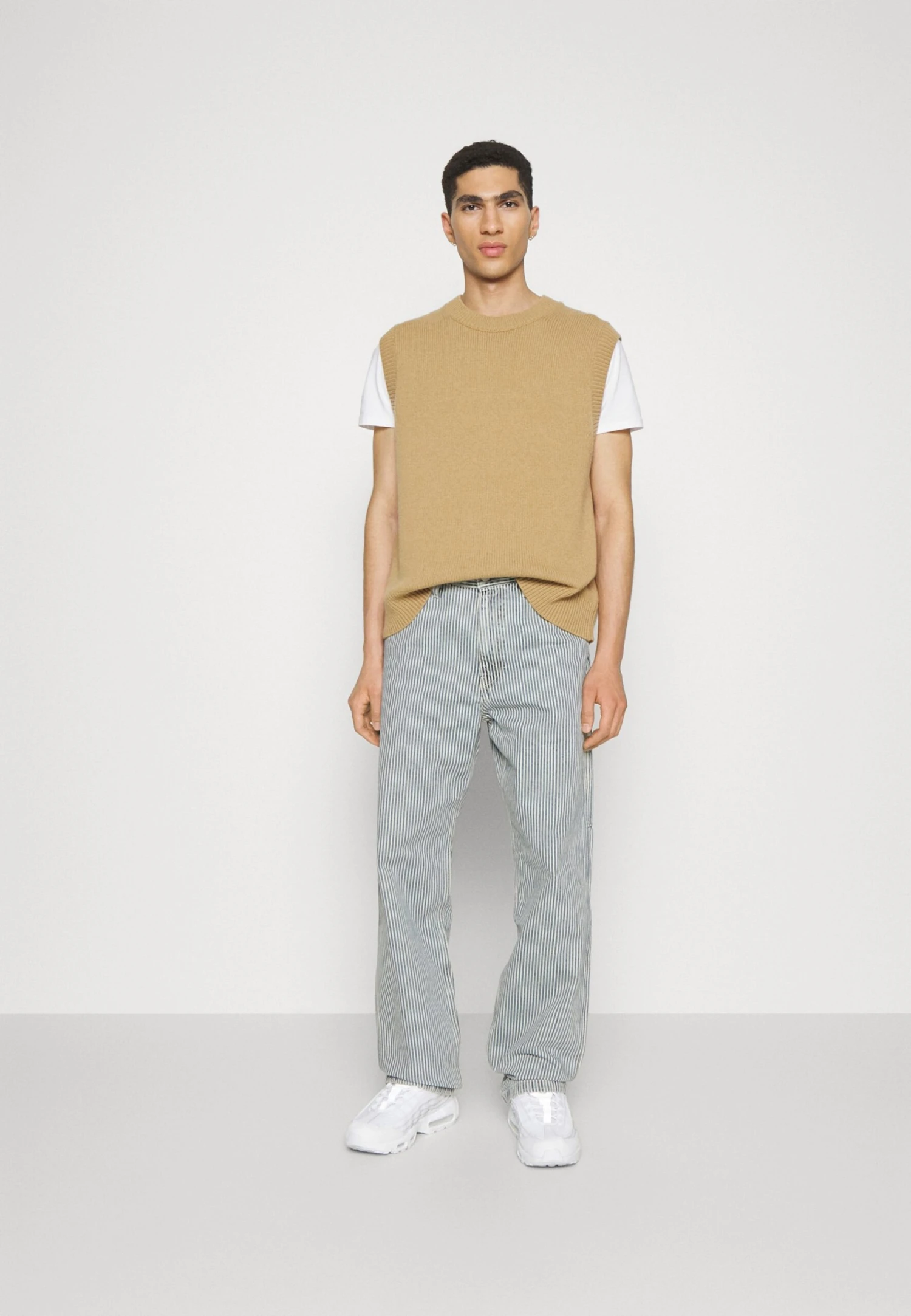 Stay Loose Carpenter - Jean Droit - Garage Sign Carpente 2 Stay Loose Carpenter - Jean Droit - Garage Sign Carpente – Image 2