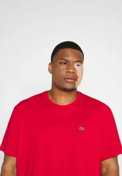 Lacoste Plus - T-Shirt Basique - Rouge 9 Lacoste Plus - T-Shirt Basique - Rouge -Tenues Mode Boutique 4e5256349780495fa54665a23aa4f71d