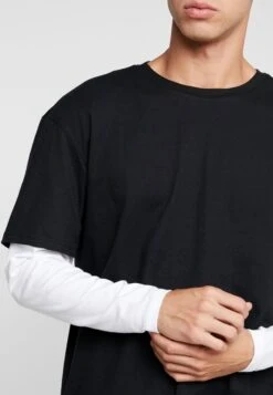 URBAN CLASSICS Oversized Shaped Double Layer Tee - T-Shirt À Manches Longues - Black/White -Tenues Mode Boutique 4ebd94ef14c64fcba32a04fa088a78c0