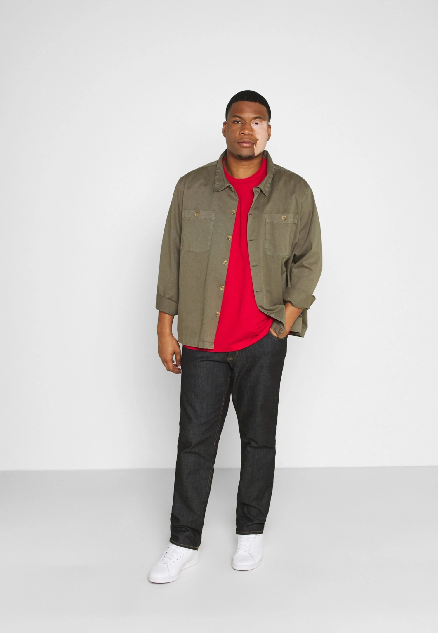 Lacoste Plus - T-Shirt Basique - Rouge 2 Lacoste Plus - T-Shirt Basique - Rouge – Image 2