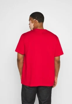 Lacoste Plus - T-Shirt Basique - Rouge 8 Lacoste Plus - T-Shirt Basique - Rouge -Tenues Mode Boutique 890f730f7b744e61a379562092102847