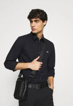 Lacoste Chemise - Abimes -Tenues Mode Boutique aaafaee5c84742629228a69602312e66