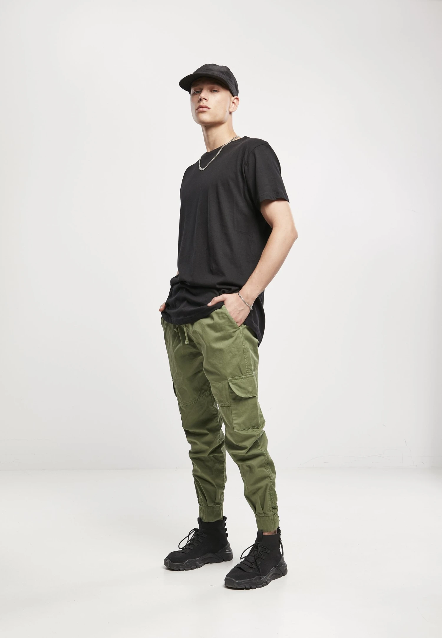 URBAN CLASSICS Männer Military - Pantalon Cargo - Newolive 2 URBAN CLASSICS Männer Military - Pantalon Cargo - Newolive – Image 2