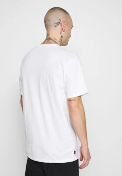 Vans Mn Off The Wall Classic Ss - T-Shirt Basique - White -Tenues Mode Boutique d6660486f21c4764aeb203c0e8c996af