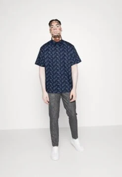 Boutique Urban Classics -Tenues Mode Boutique ea61549d12224b03892cdbe732d84a15