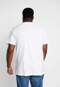 URBAN CLASSICS Basic Tee Plus Size 3 Pack - T-Shirt Basique - White/White/Black -Tenues Mode Boutique f2b9c93d083f4149a0cfdb0a871b528e